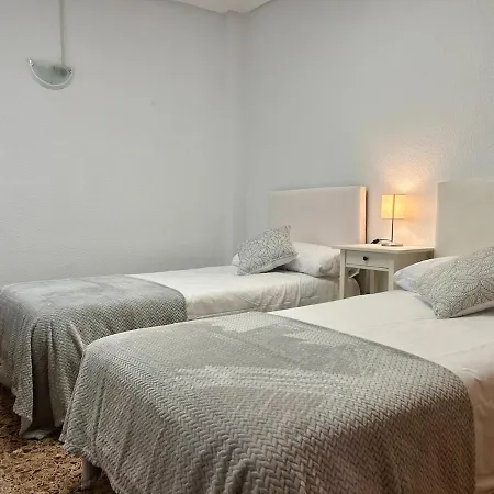 Vistas Puerto 5 10 Pax Apartamento Santa Pola